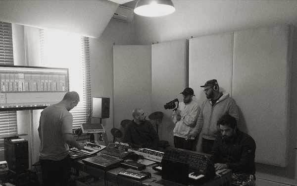 Drop Shop – A workshop & live techno mix from Markus Wormstorm & friends