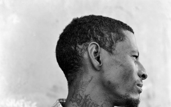 Farren van Wyk – Reflecting the hope and determination of the Schauderville community with ‘Die lewe is nie reg vir my nie’