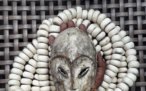 Moisés Patrício – speaking through hands