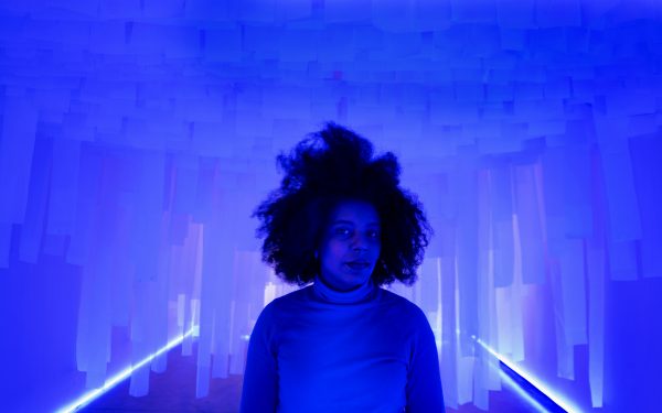 The experience of sensitivity in the works of artist Juliana dos Santos