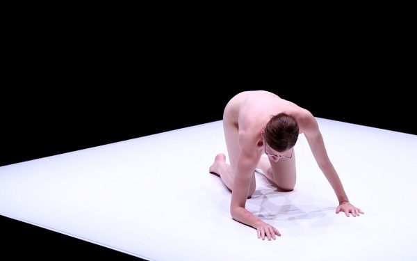 Clara Delorme presents ‘L’albâtre’ — a dichotomy on stage