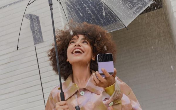 Flex your photo skills with stylish Galaxy Z Flip4: the ultimate tool for self-expression