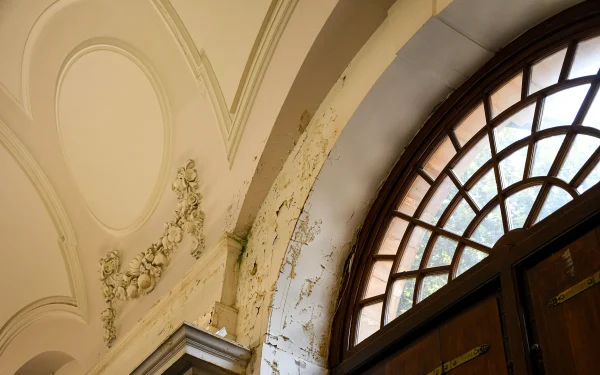 What becomes of the white cube gallery in 2023?